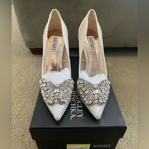 Badgley Mischka Quintana Heel 8.5 Ivory Rhinestone Bridal Pumps Wedding Shoe